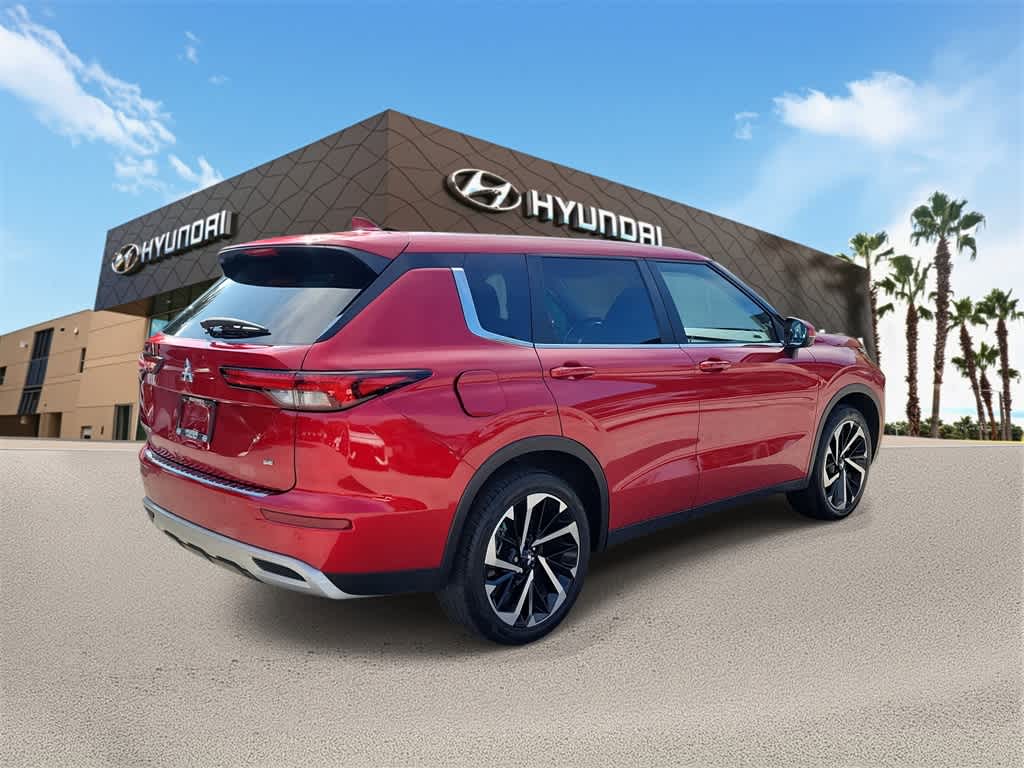 Thumbnail: 2024 Mitsubishi Outlander - 3