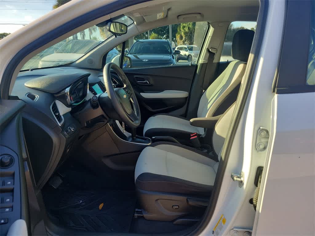 Thumbnail: 2019 Chevrolet Trax - 21