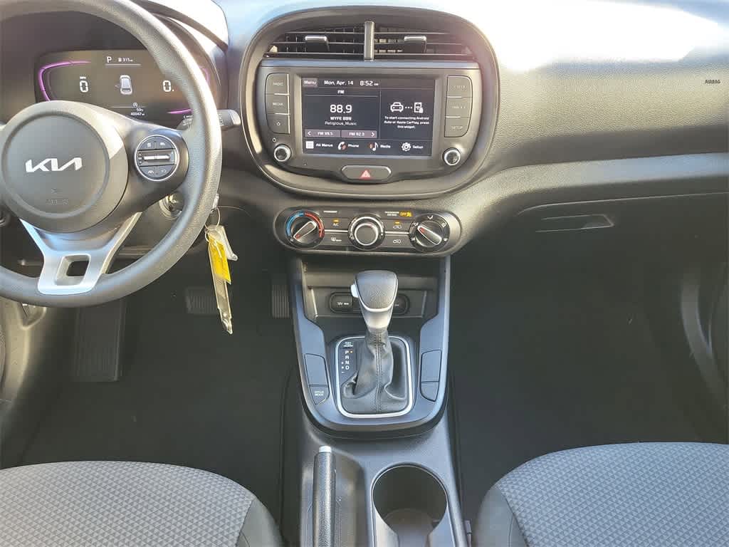 2023 Kia Soul LX 12