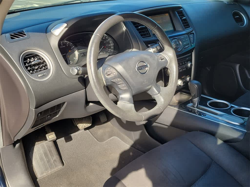 Thumbnail: 2014 Nissan Pathfinder - 19