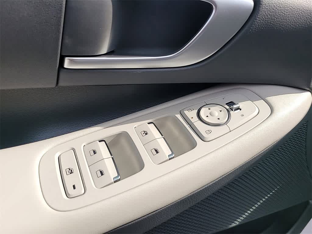 2025 Hyundai Sonata SE 17