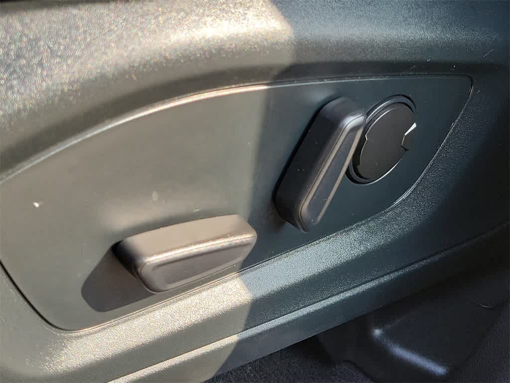 Thumbnail: 2022 Ford Explorer - 20