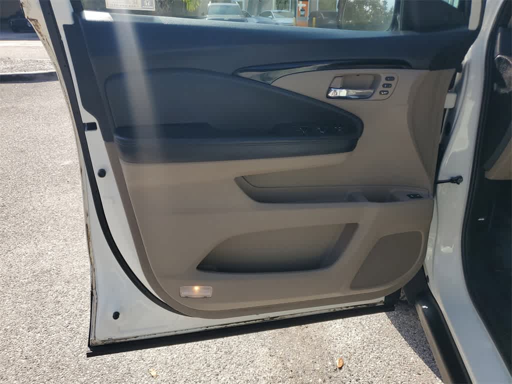 Thumbnail: 2018 Honda Pilot - 19