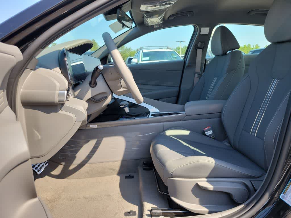 Thumbnail: 2025 Hyundai Elantra - 15