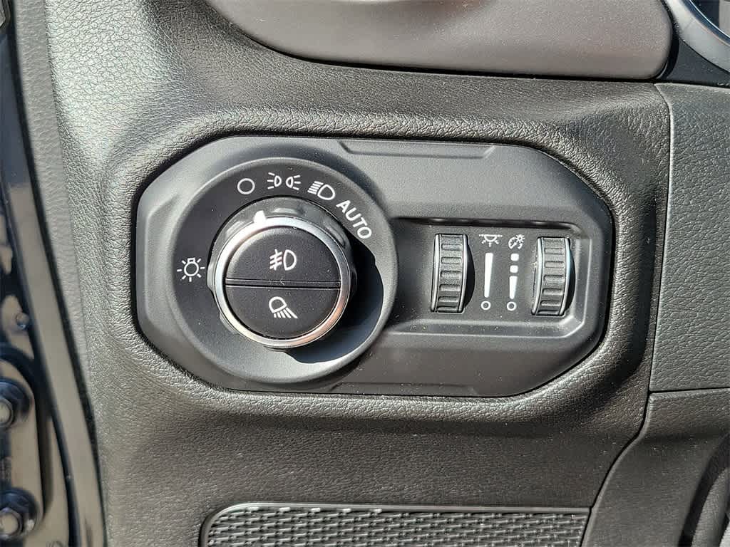 Thumbnail: 2020 Jeep Gladiator - 28