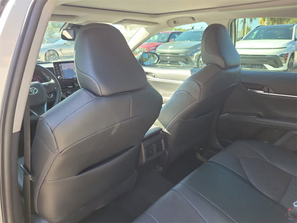 Thumbnail: 2022 Toyota Camry - 12