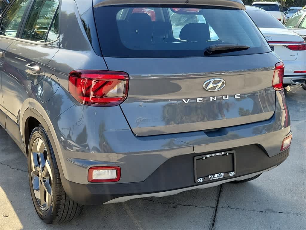 Thumbnail: 2022 Hyundai Venue - 5
