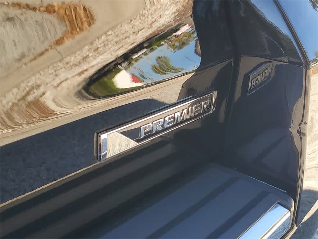 Thumbnail: 2018 Chevrolet Suburban - 6