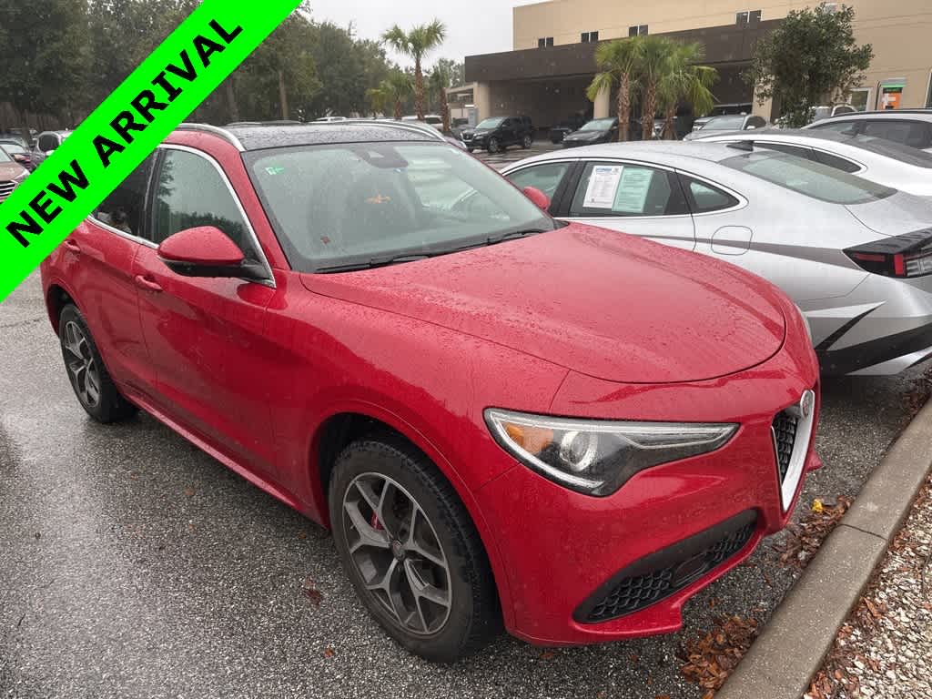 Thumbnail: 2021 Alfa Romeo Stelvio - 2