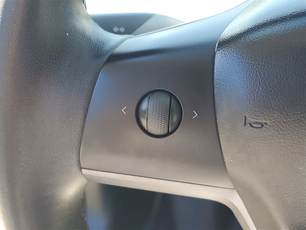 Thumbnail: 2020 Tesla Model 3 - 28