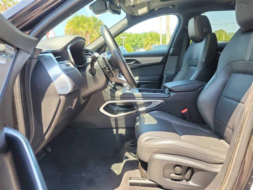 Thumbnail: 2025 Jaguar F-Pace - 17