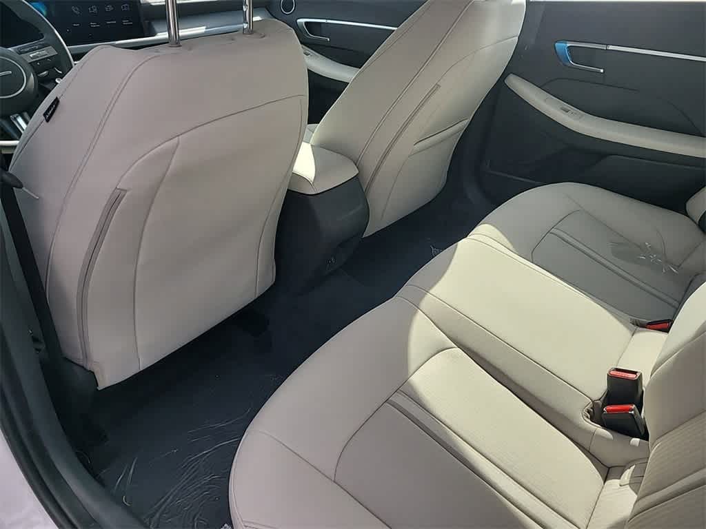 2025 Hyundai Sonata SE 8