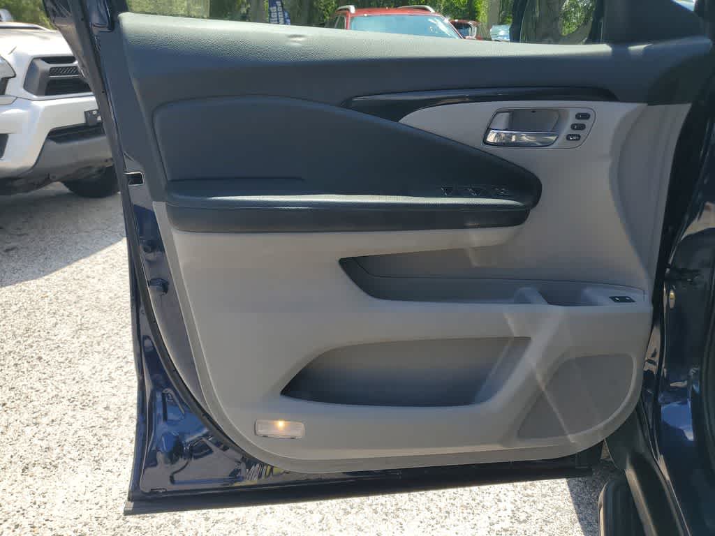 Thumbnail: 2016 Honda Pilot - 17