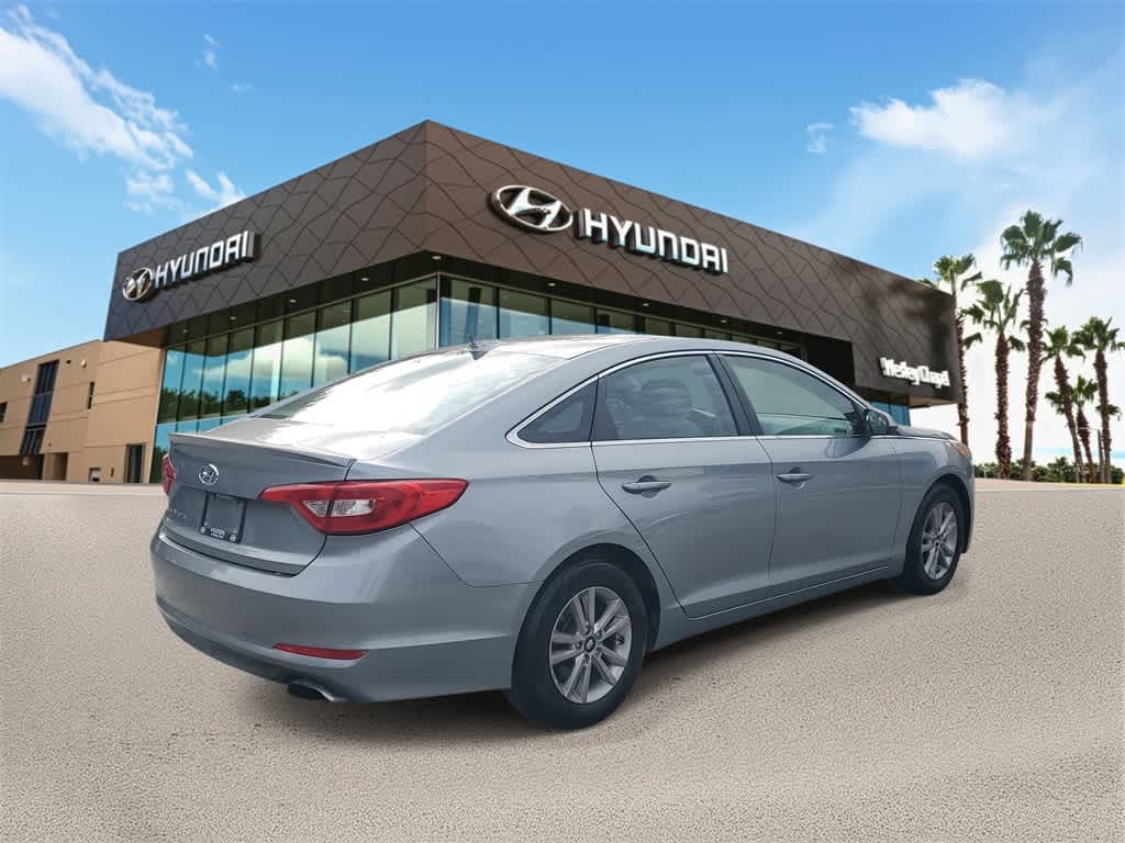 Thumbnail: 2015 Hyundai Sonata - 3