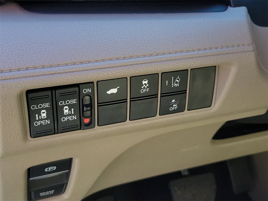 Thumbnail: 2020 Honda Odyssey - 21