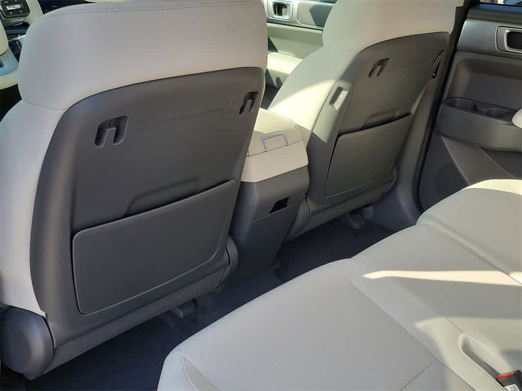 2025 Hyundai Santa Fe SE 11