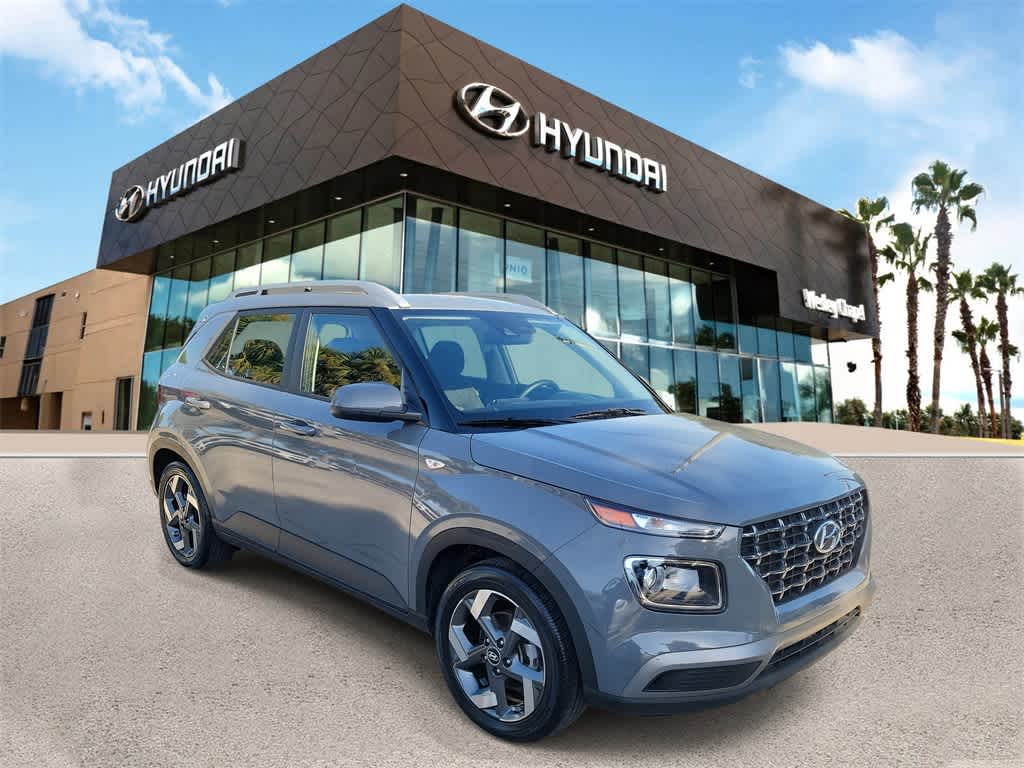 Thumbnail: 2022 Hyundai Venue - 4