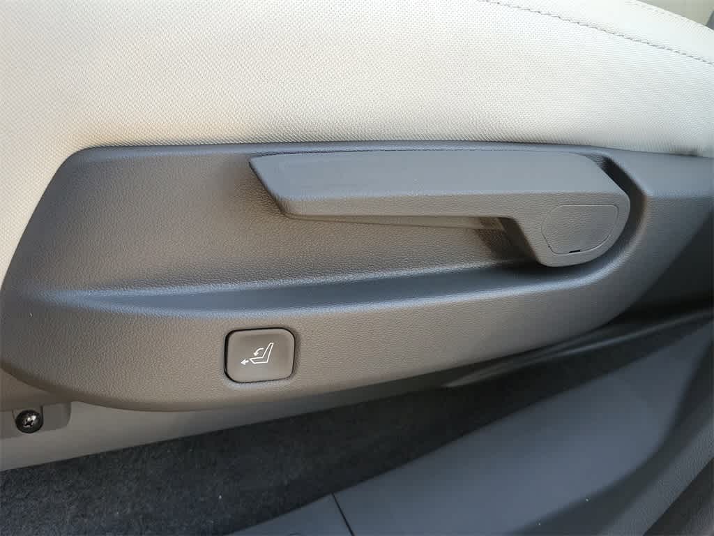 2025 Hyundai Santa Fe SE 12