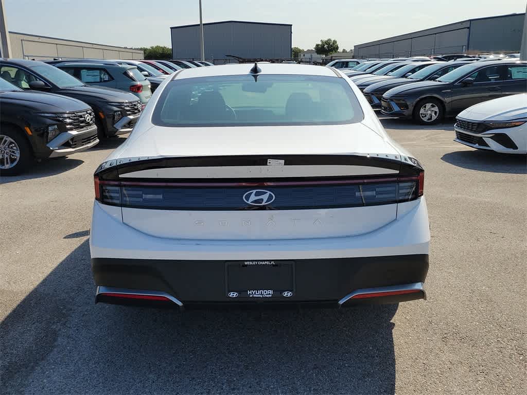 2025 Hyundai Sonata SE 8