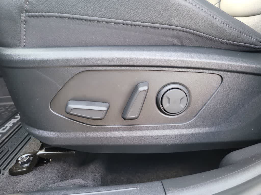 Thumbnail: 2025 Hyundai Santa Cruz - 17