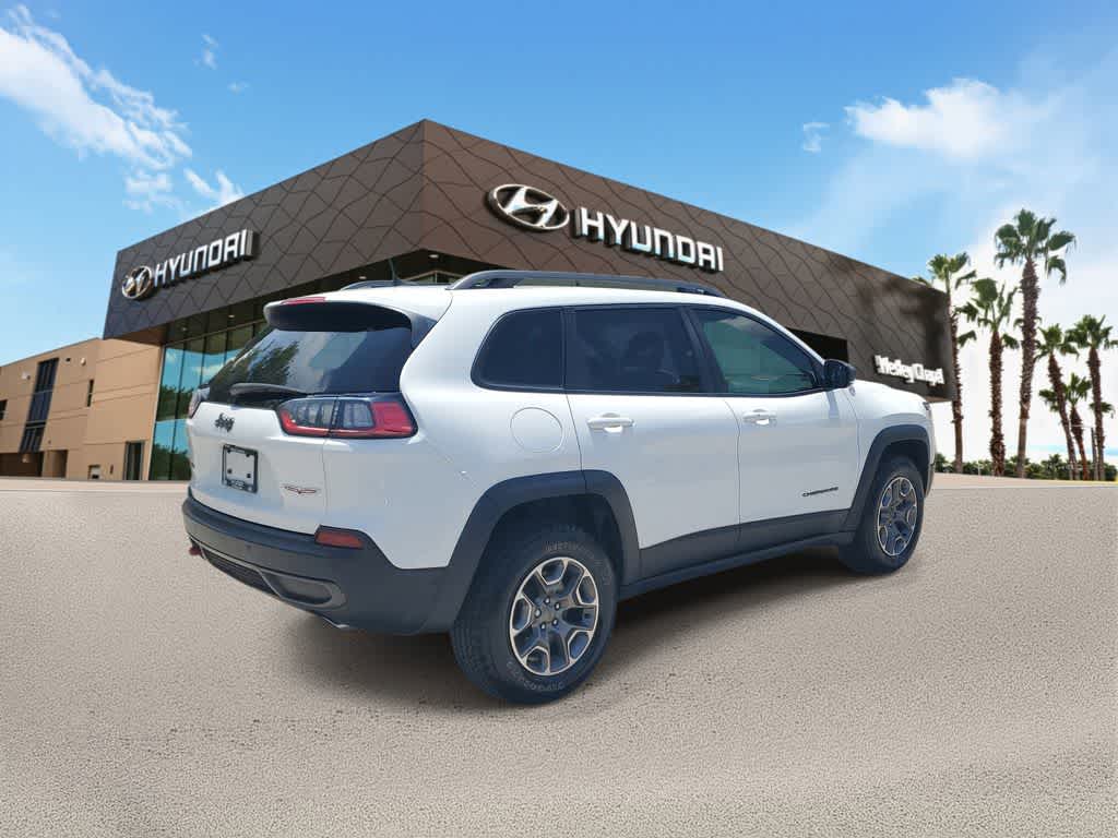 Thumbnail: 2020 Jeep Cherokee - 3