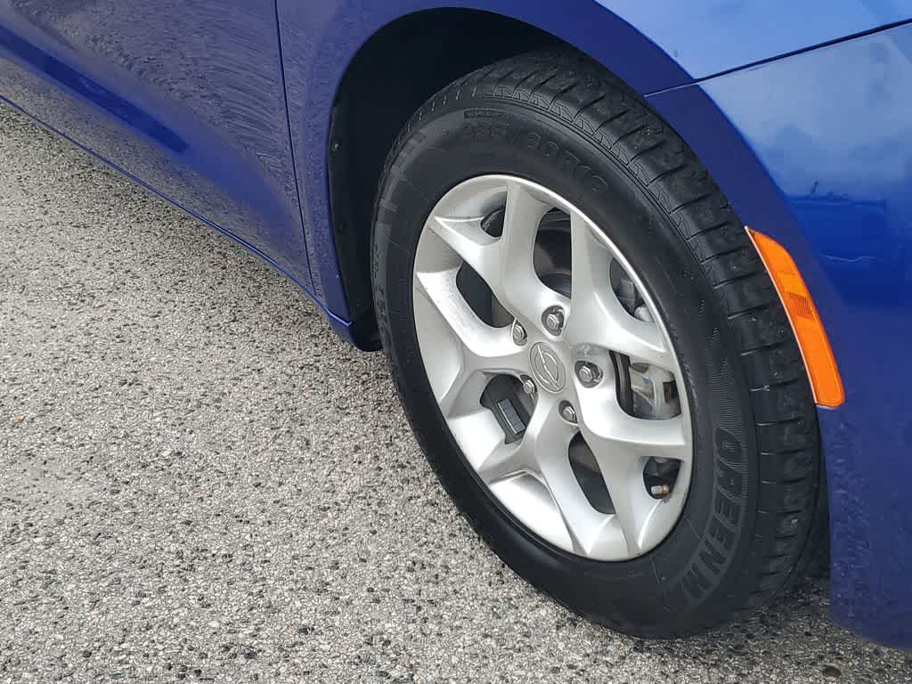 Thumbnail: 2020 Chrysler Pacifica - 5