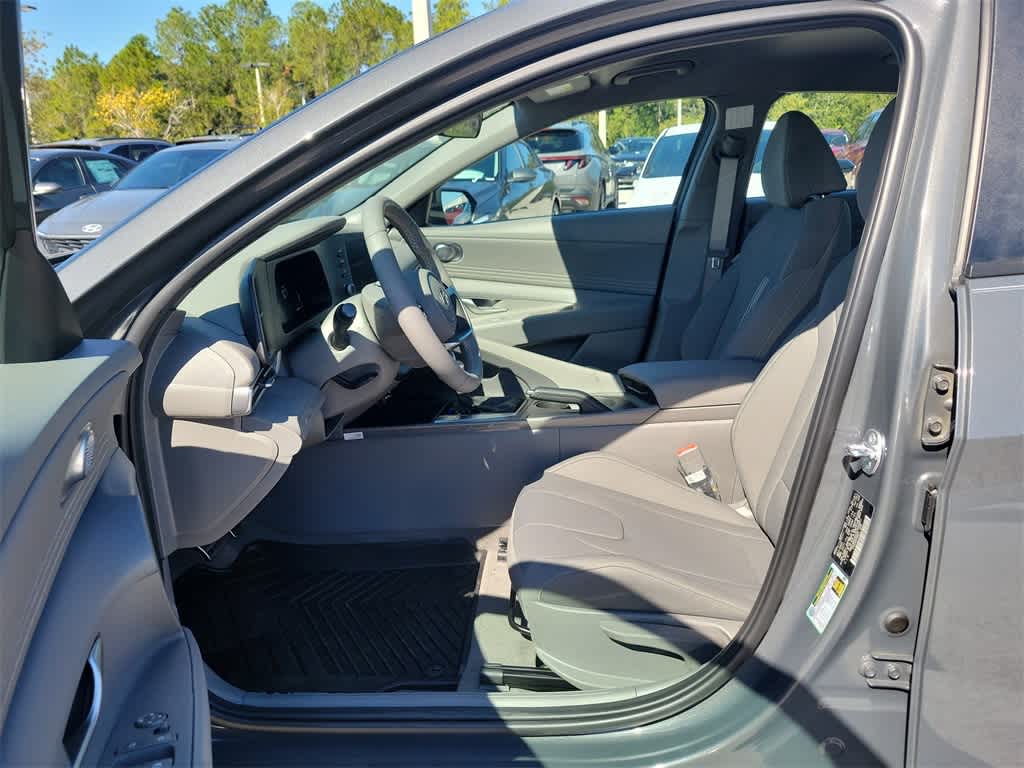 Thumbnail: 2025 Hyundai Elantra - 22