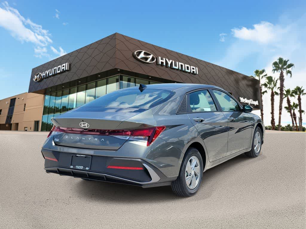 Thumbnail: 2026 Hyundai Elantra - 3