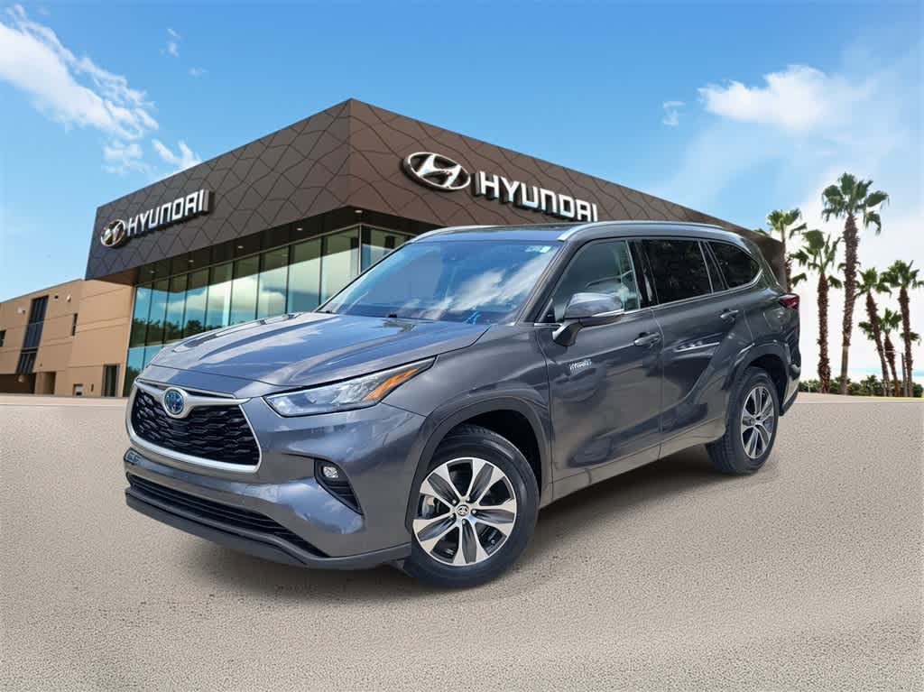 Thumbnail: 2020 Toyota Highlander - 1