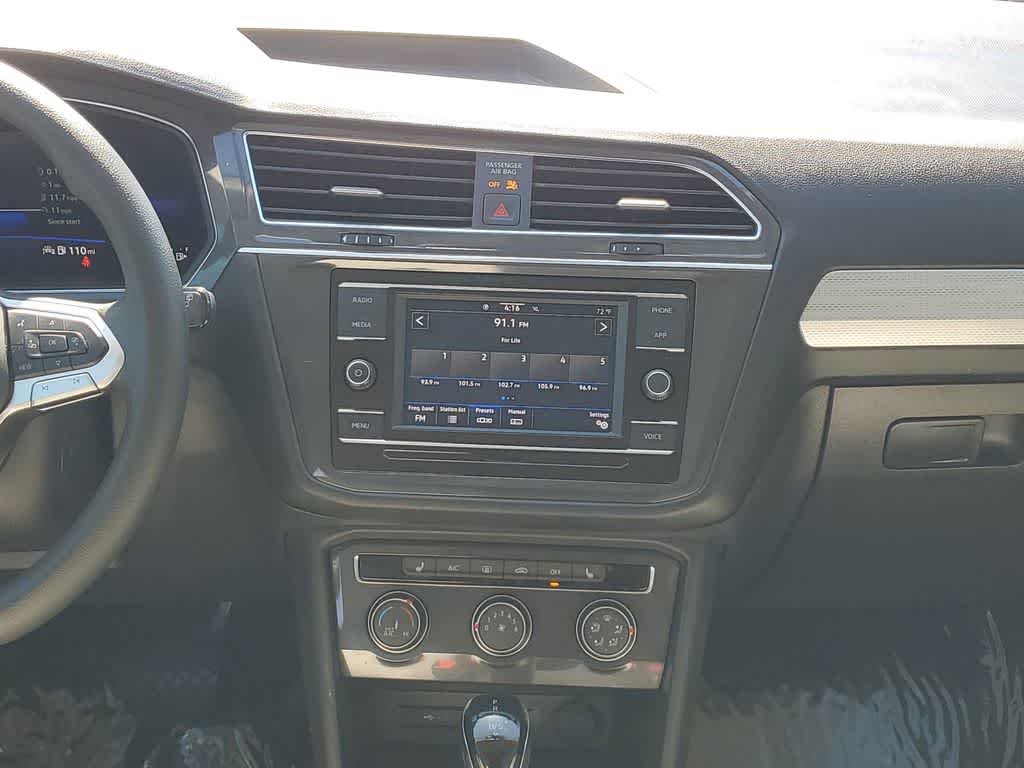 Thumbnail: 2023 Volkswagen Tiguan - 15