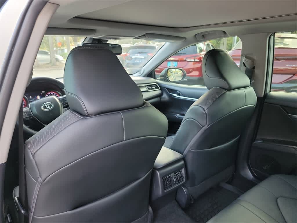 Thumbnail: 2022 Toyota Camry - 11