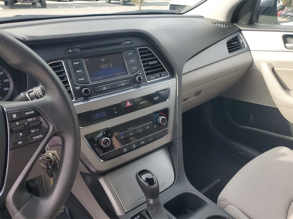 Thumbnail: 2015 Hyundai Sonata - 32