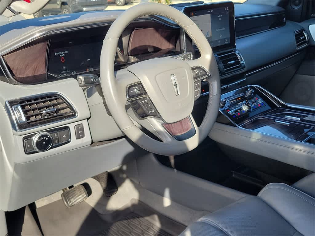 Thumbnail: 2019 Lincoln Navigator - 18