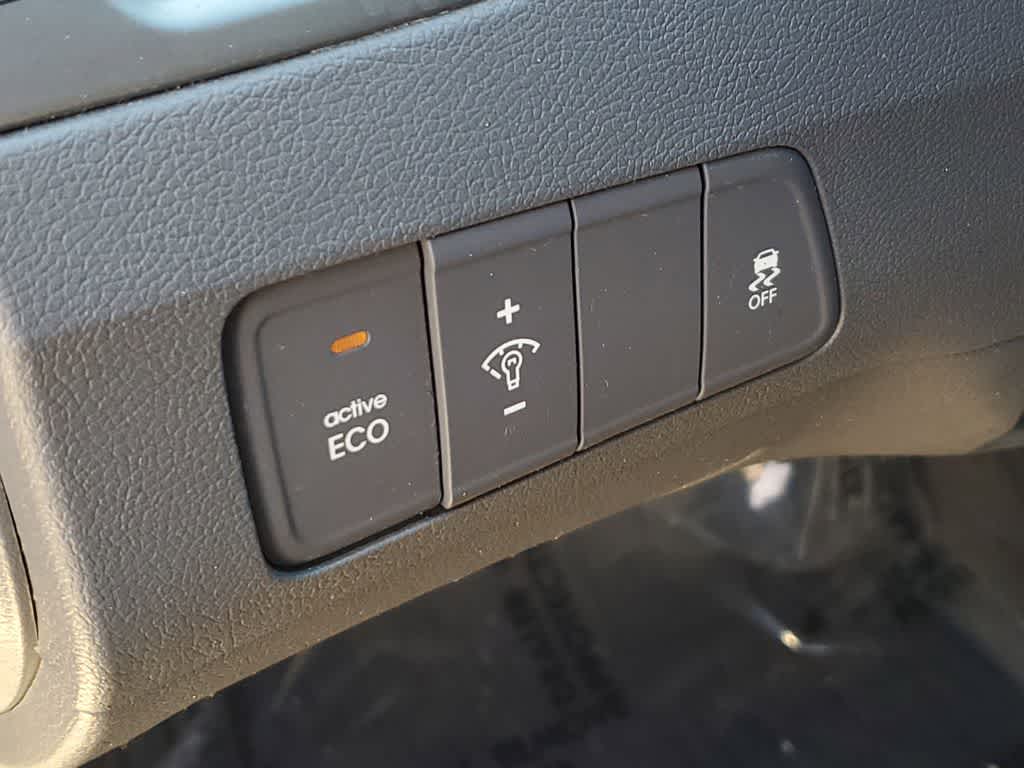 Thumbnail: 2013 Hyundai Elantra - 19