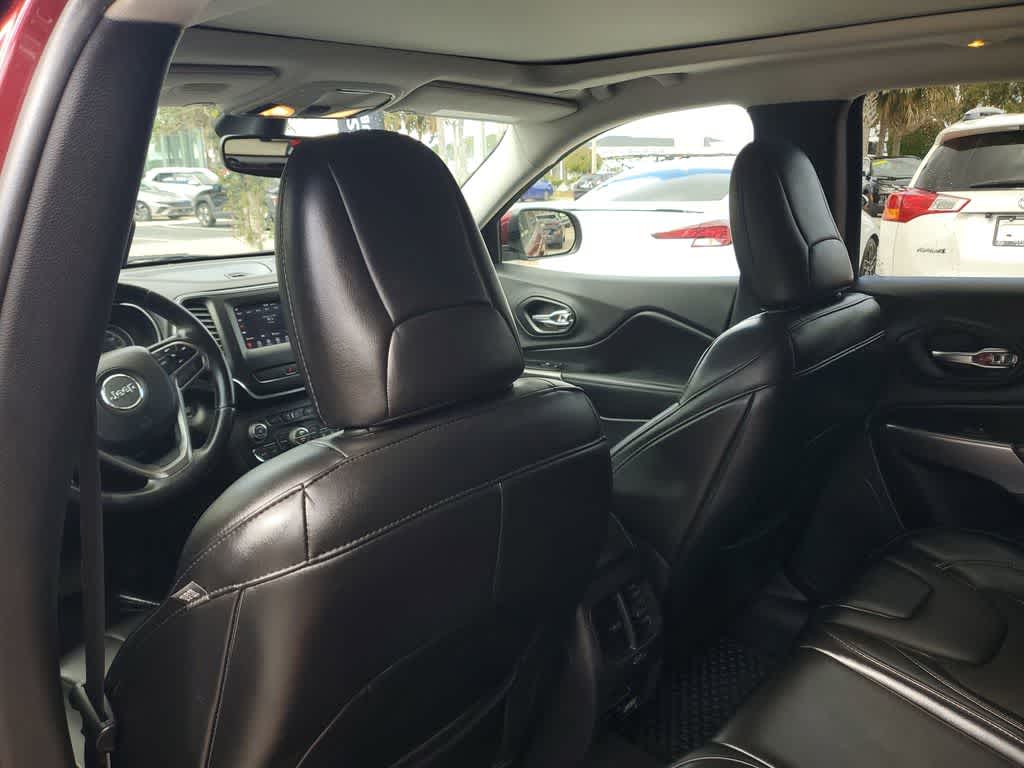 Thumbnail: 2019 Jeep Cherokee - 11