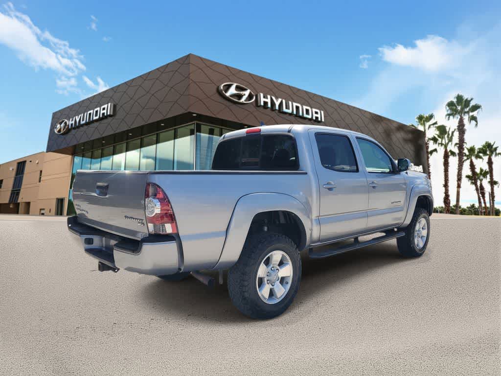 Thumbnail: 2014 Toyota Tacoma - 3