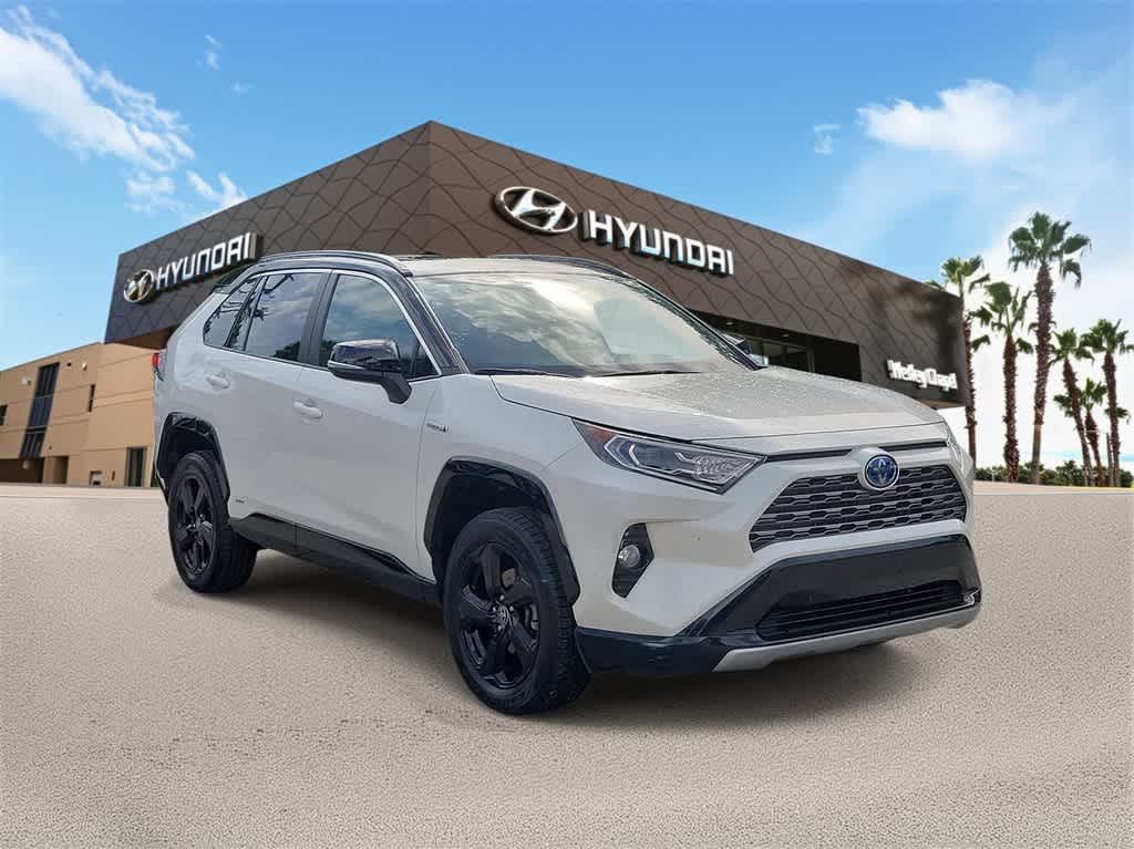 Thumbnail: 2021 Toyota RAV4 - 4