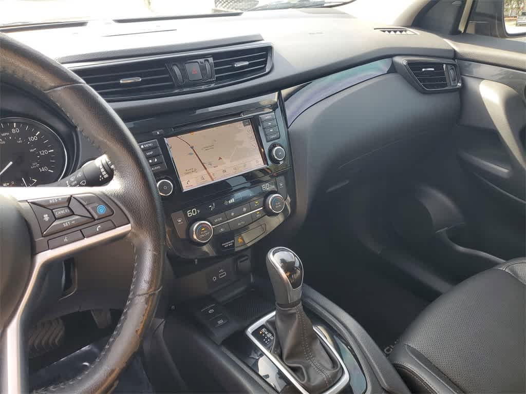 Thumbnail: 2021 Nissan Rogue Sport - 32