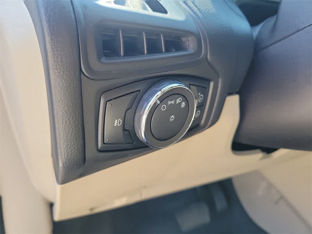 Thumbnail: 2012 Ford Focus - 22