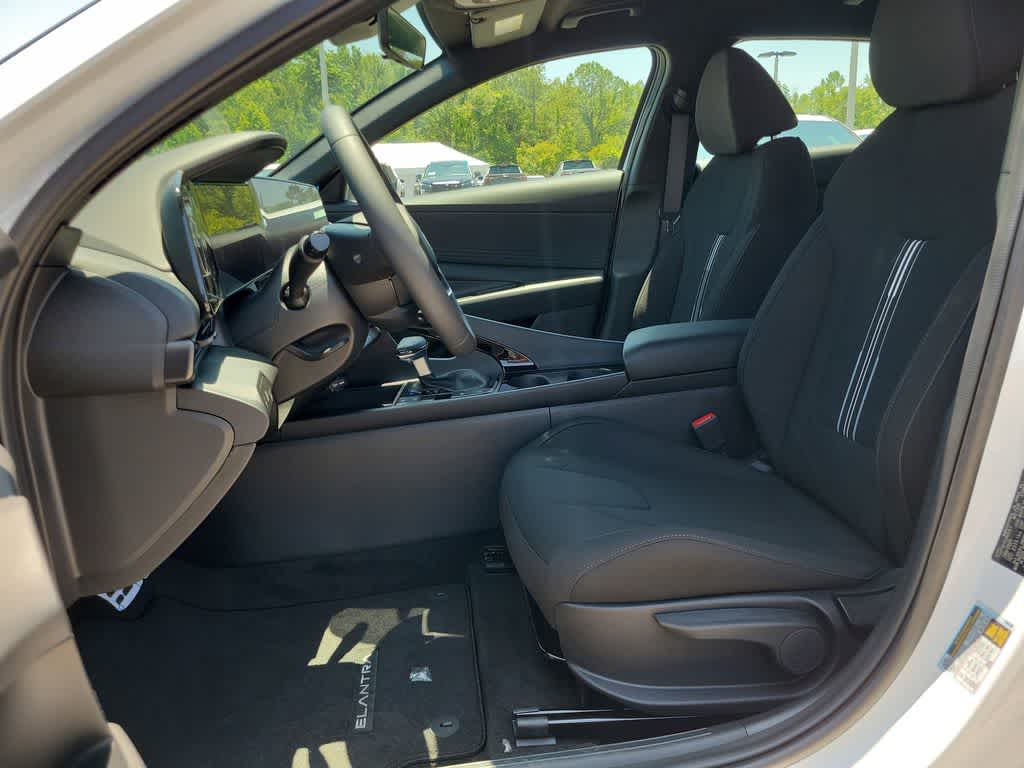 Thumbnail: 2025 Hyundai Elantra - 12