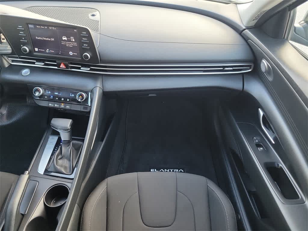 Thumbnail: 2023 Hyundai Elantra - 13