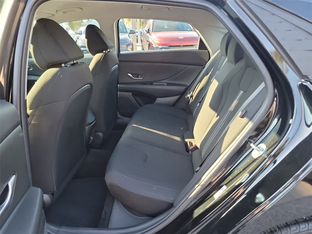 Thumbnail: 2024 Hyundai Elantra - 10