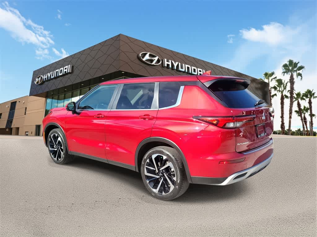 Thumbnail: 2024 Mitsubishi Outlander - 2