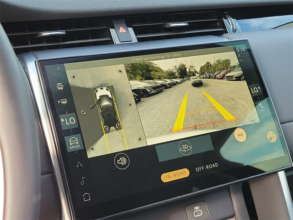 Thumbnail: 2024 Land Rover Discovery Sport - 30