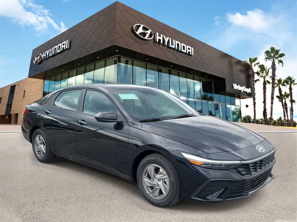 Thumbnail: 2025 Hyundai Elantra - 4