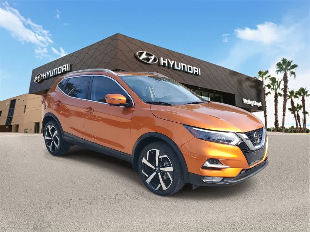 Thumbnail: 2021 Nissan Rogue Sport - 4