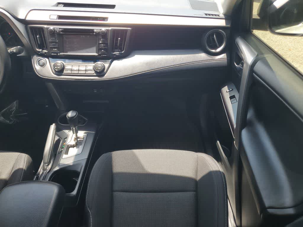 Thumbnail: 2018 Toyota RAV4 - 14