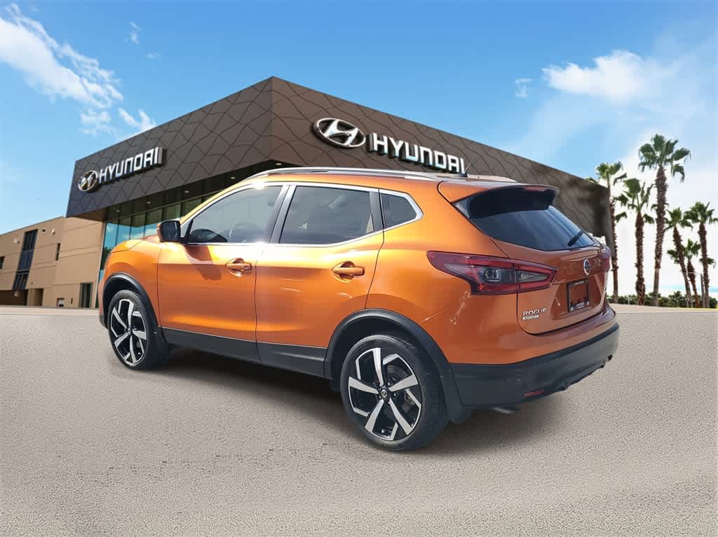 Thumbnail: 2021 Nissan Rogue Sport - 2