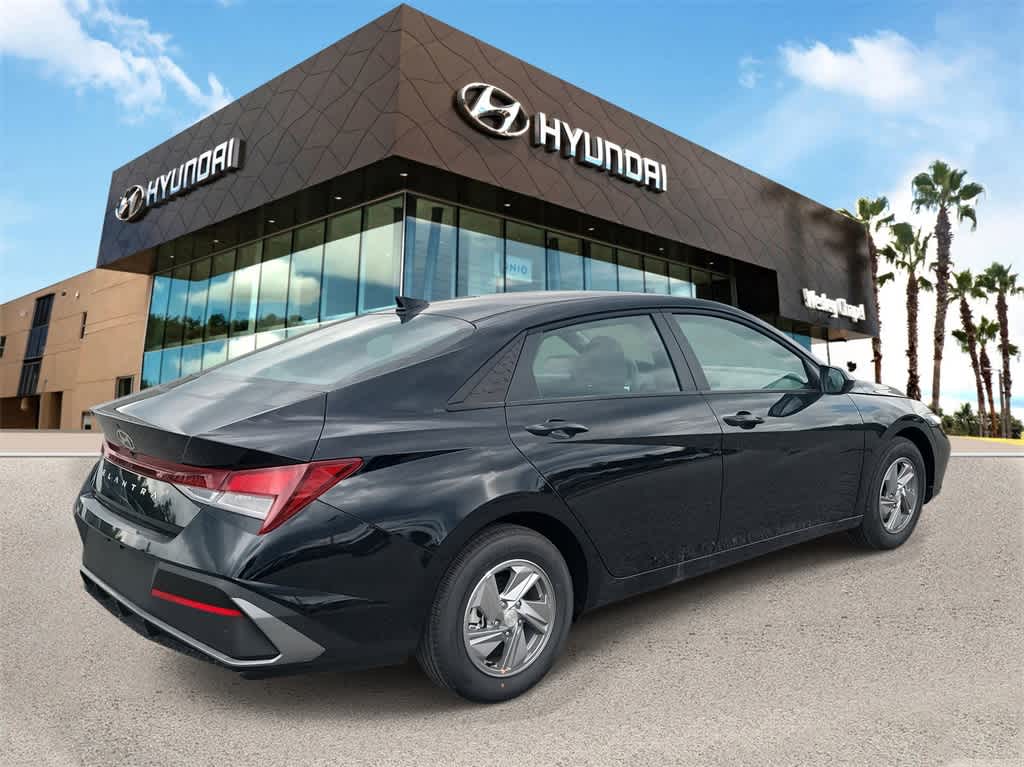 Thumbnail: 2025 Hyundai Elantra - 3