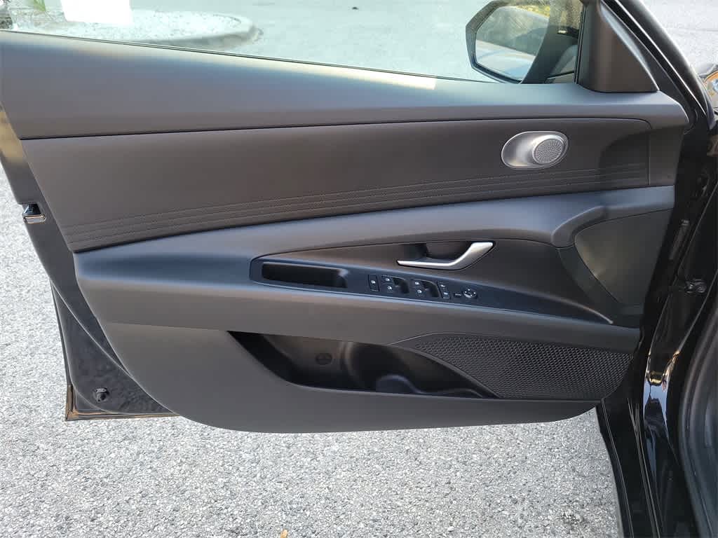 Thumbnail: 2024 Hyundai Elantra - 17